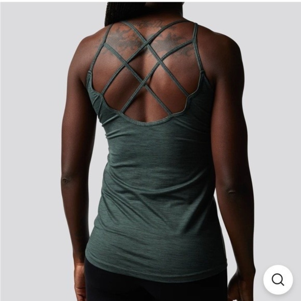 Born‎ Primitive Latitude tank